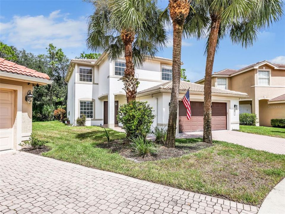 For Sale: $819,900 (4 beds, 2 baths, 2452 Square Feet)