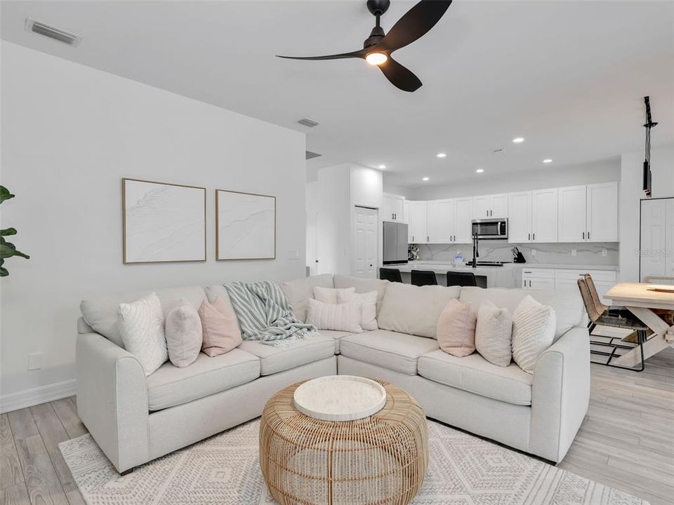 For Sale: $819,900 (4 beds, 2 baths, 2452 Square Feet)