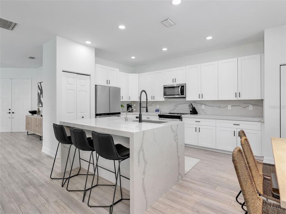 For Sale: $819,900 (4 beds, 2 baths, 2452 Square Feet)