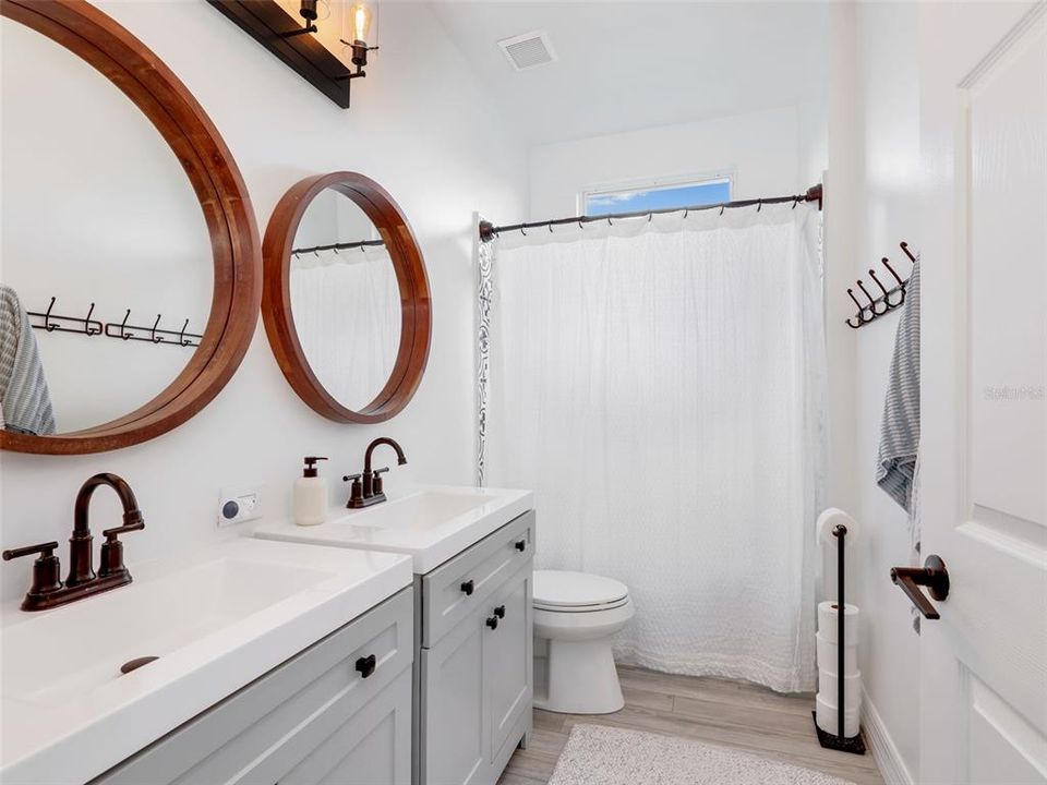 For Sale: $819,900 (4 beds, 2 baths, 2452 Square Feet)