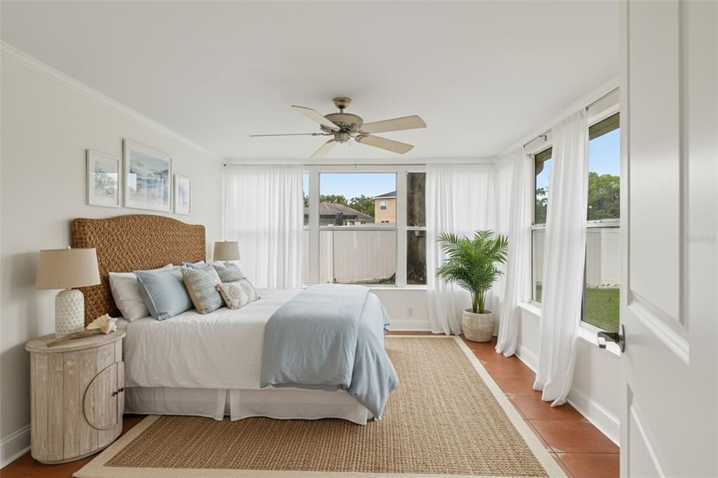 For Sale: $449,000 (4 beds, 2 baths, 1993 Square Feet)