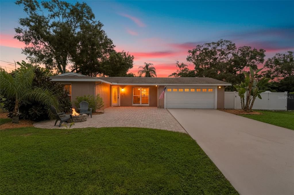 For Sale: $449,000 (4 beds, 2 baths, 1993 Square Feet)