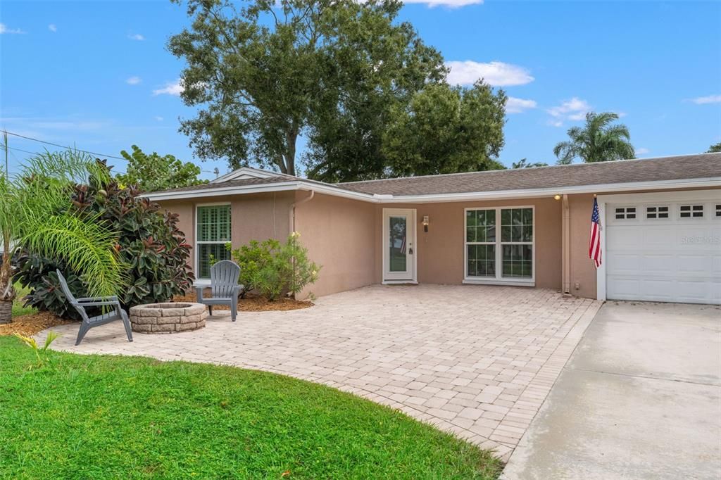 For Sale: $449,000 (4 beds, 2 baths, 1993 Square Feet)