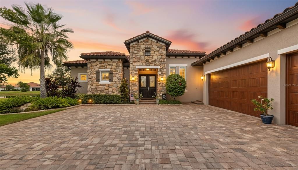 Под контрактом: $1,725,000 (4 спален, 3 ванн, 3140 Квадратных фут)