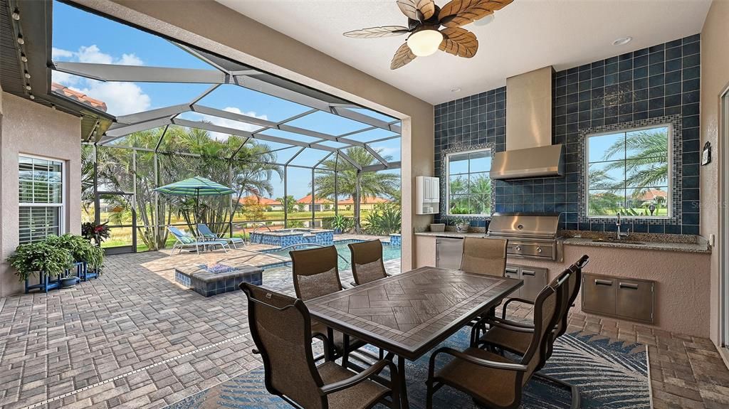 Под контрактом: $1,725,000 (4 спален, 3 ванн, 3140 Квадратных фут)