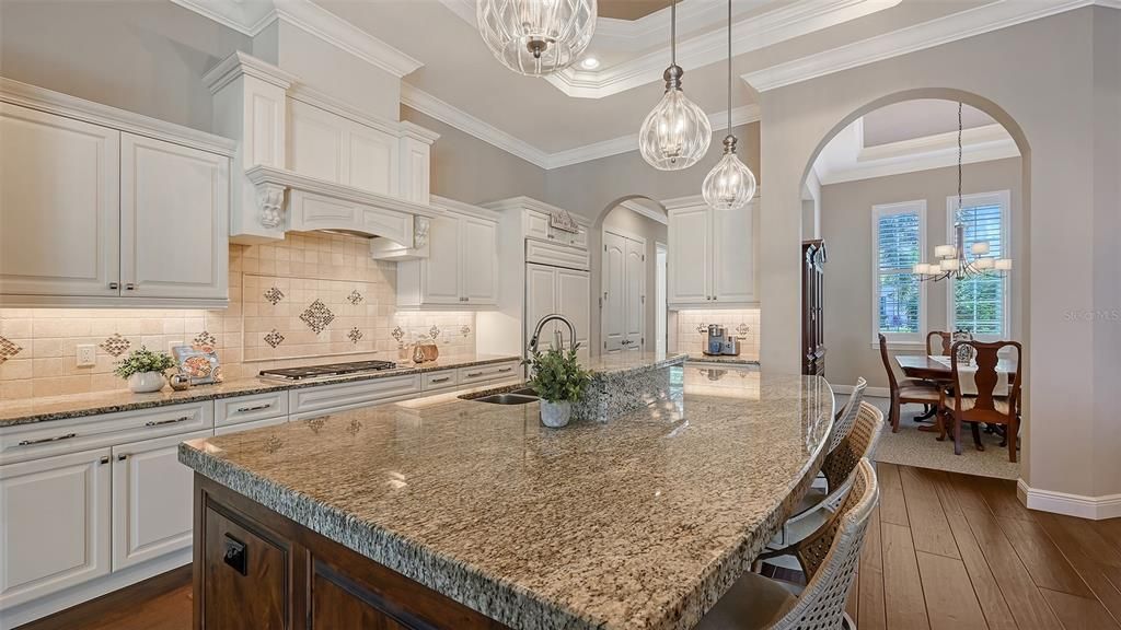 Под контрактом: $1,725,000 (4 спален, 3 ванн, 3140 Квадратных фут)