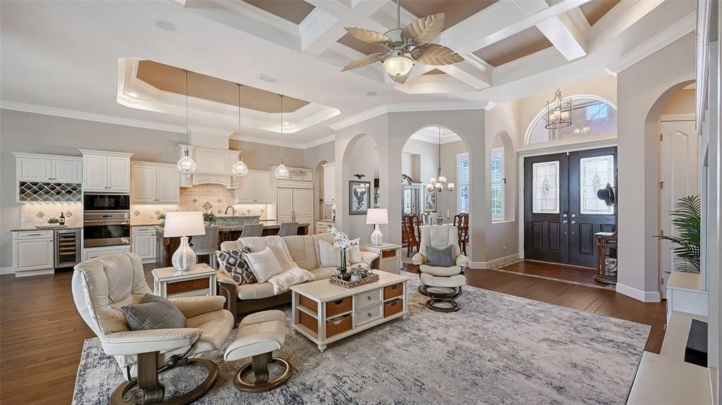 Под контрактом: $1,725,000 (4 спален, 3 ванн, 3140 Квадратных фут)