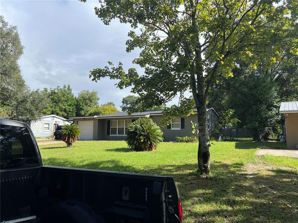 Active With Contract: $249,900 (3 beds, 1 baths, 1008 Square Feet)