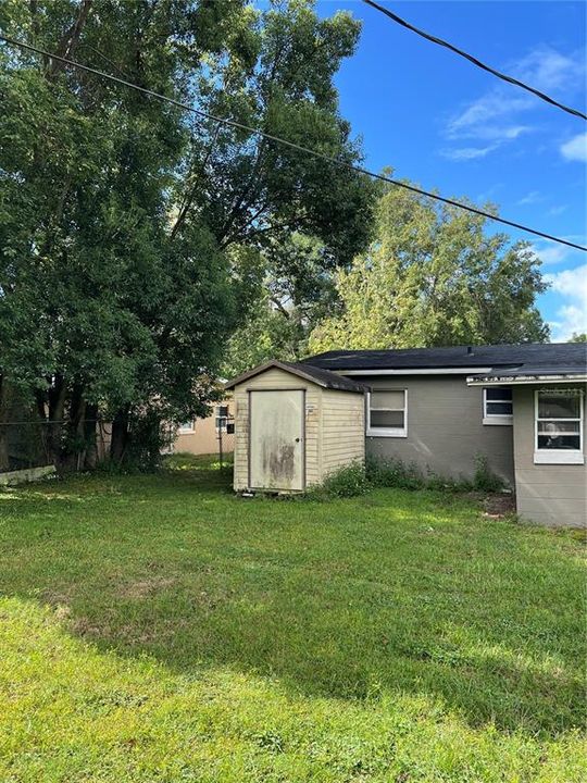 Active With Contract: $249,900 (3 beds, 1 baths, 1008 Square Feet)