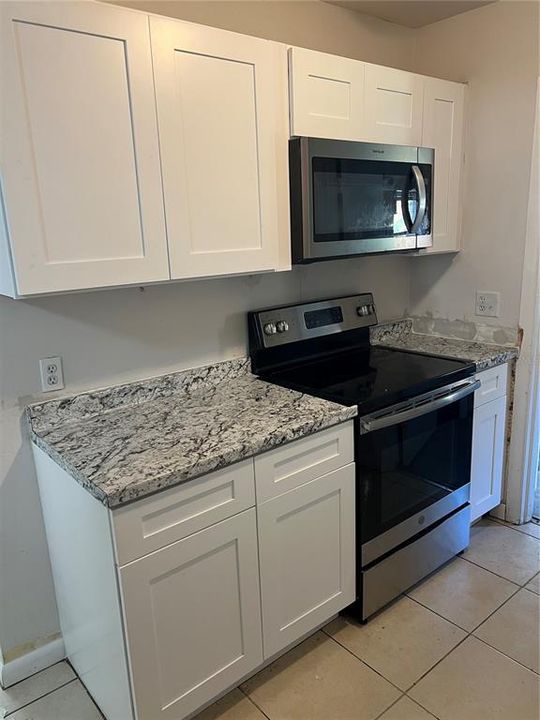 Active With Contract: $249,900 (3 beds, 1 baths, 1008 Square Feet)