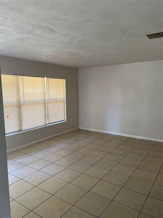 Active With Contract: $249,900 (3 beds, 1 baths, 1008 Square Feet)