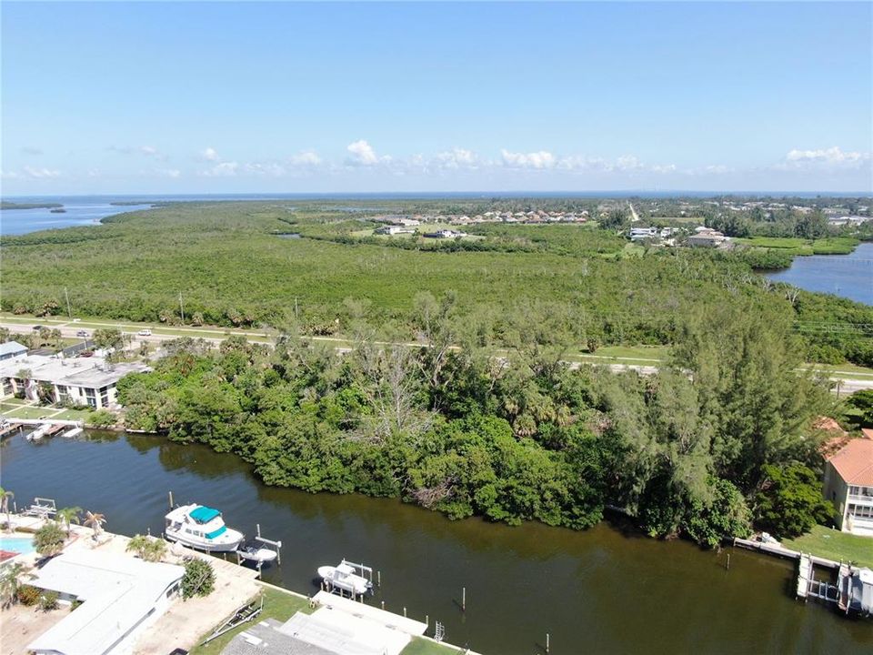 На продажу: $6,750,000 (1.47 acres)