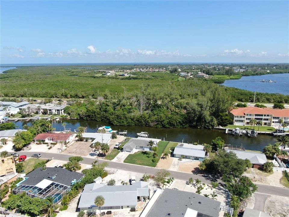 На продажу: $6,750,000 (1.47 acres)