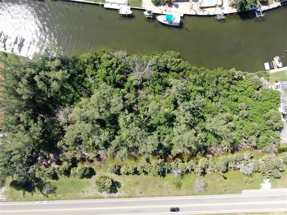 На продажу: $6,750,000 (1.47 acres)