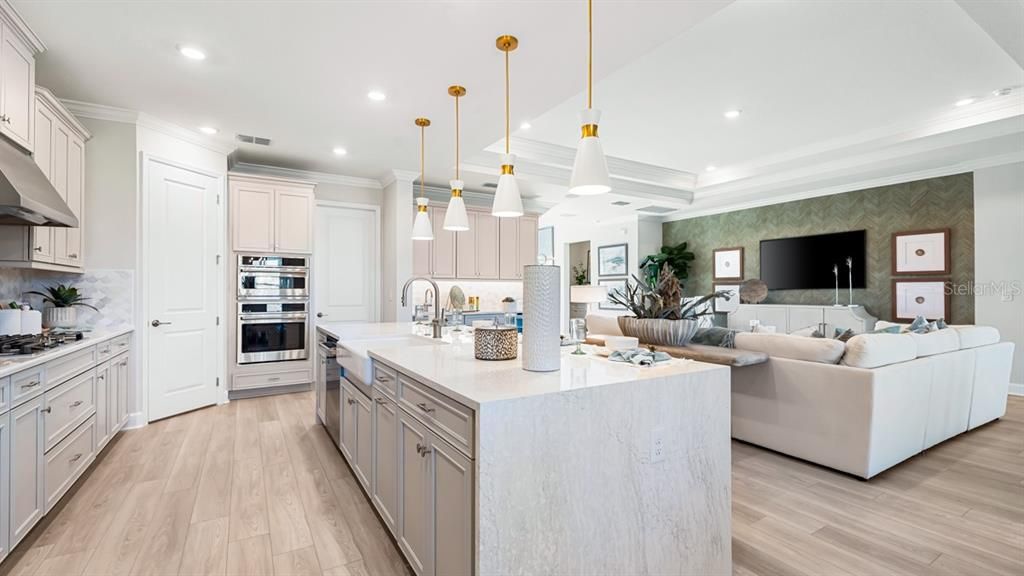 En Venta: $957,363 (5 camas, 4 baños, 3461 Pies cuadrados)