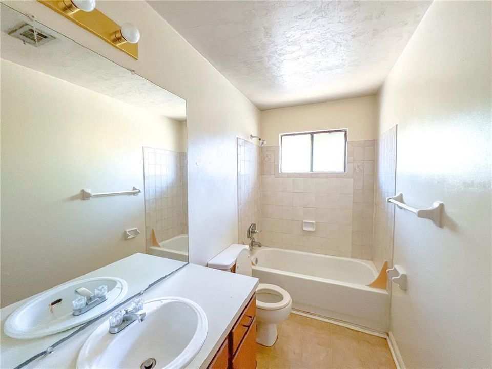 В аренду: $1,250 (2 спален, 1 ванн, 1062 Квадратных фут)