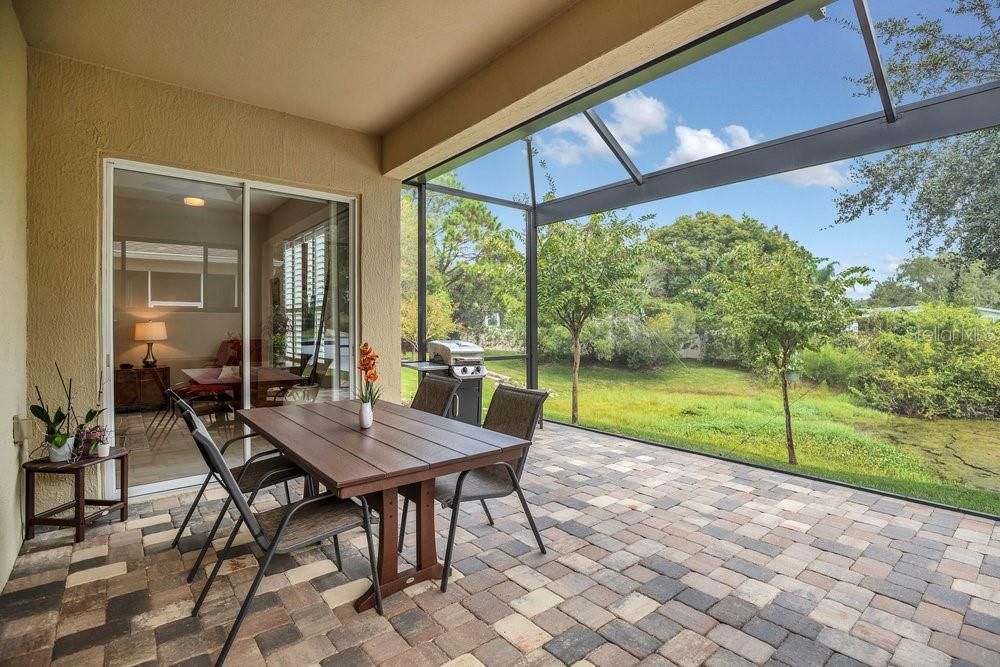 合同活跃: $369,900 (2 贝兹, 2 浴室, 1748 平方英尺)