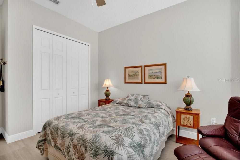 合同活跃: $369,900 (2 贝兹, 2 浴室, 1748 平方英尺)