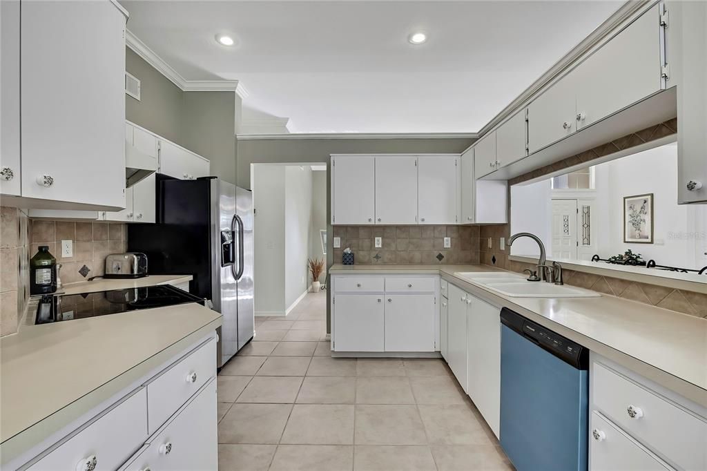 Activo con contrato: $419,900 (3 camas, 2 baños, 2017 Pies cuadrados)