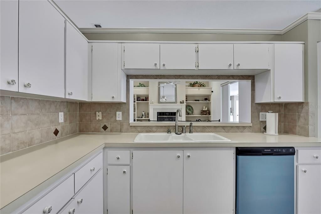 Activo con contrato: $419,900 (3 camas, 2 baños, 2017 Pies cuadrados)