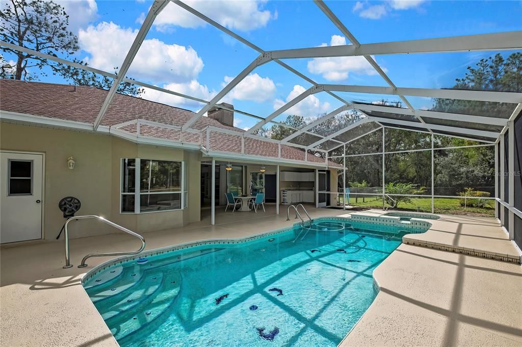 Activo con contrato: $419,900 (3 camas, 2 baños, 2017 Pies cuadrados)