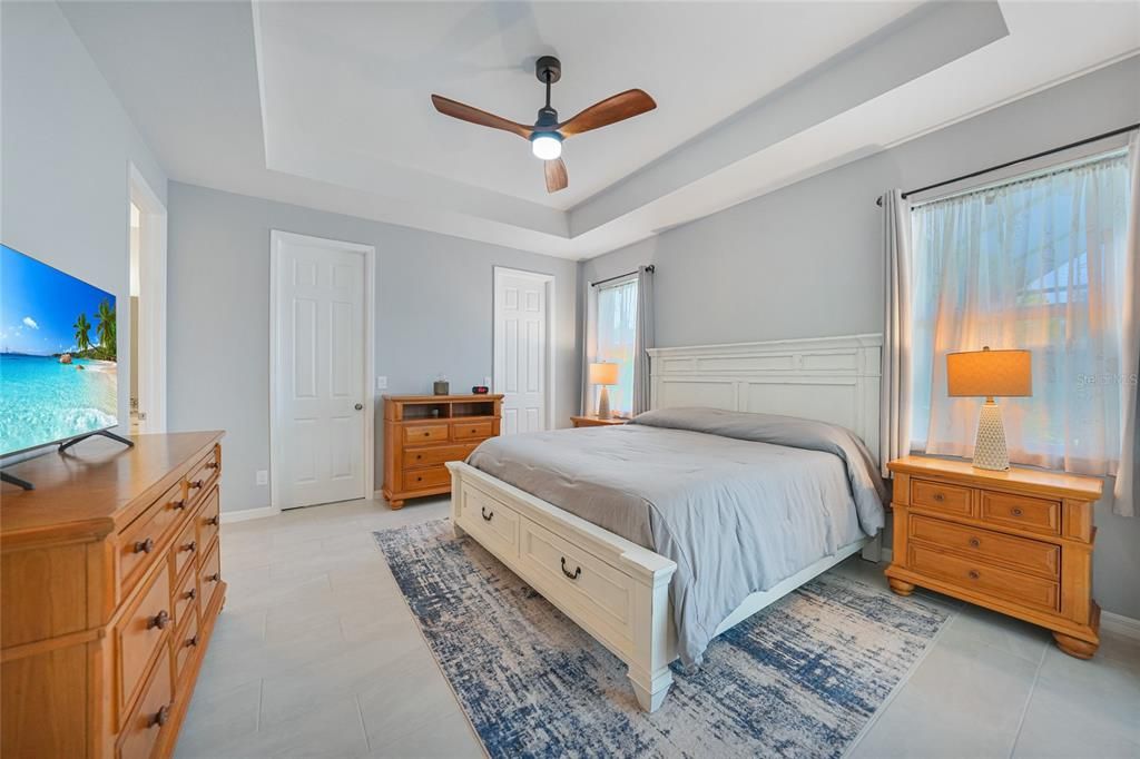 На продажу: $575,000 (4 спален, 2 ванн, 1868 Квадратных фут)