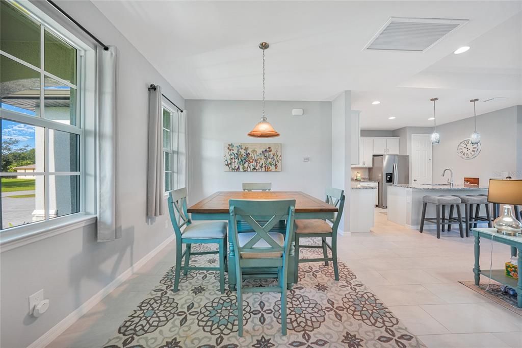 На продажу: $575,000 (4 спален, 2 ванн, 1868 Квадратных фут)