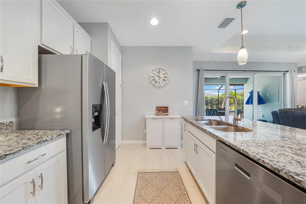 На продажу: $575,000 (4 спален, 2 ванн, 1868 Квадратных фут)