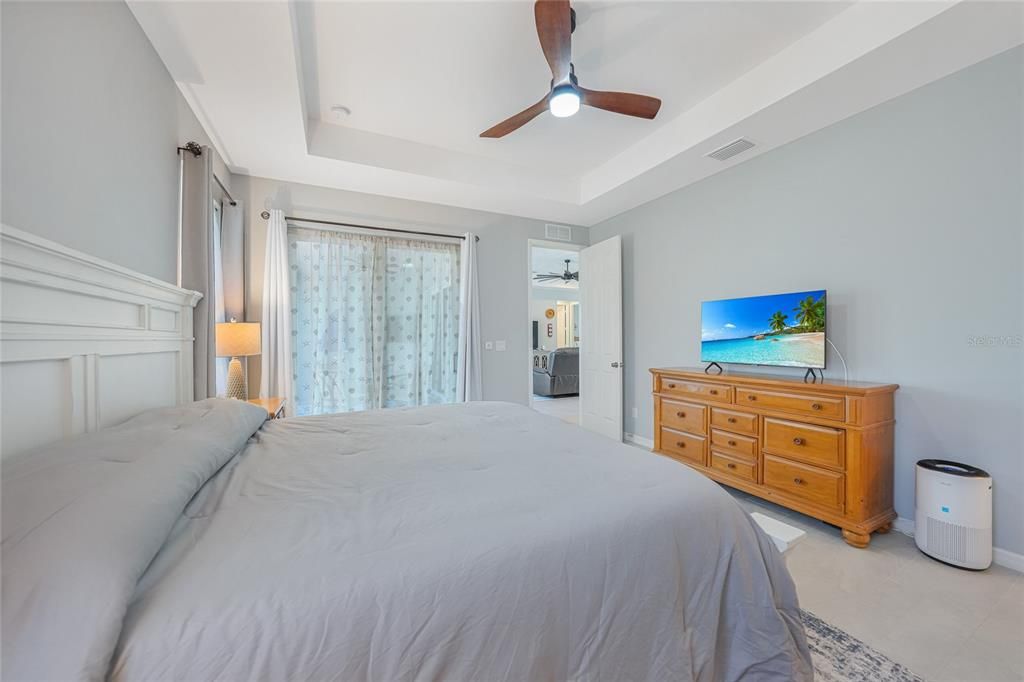 На продажу: $575,000 (4 спален, 2 ванн, 1868 Квадратных фут)