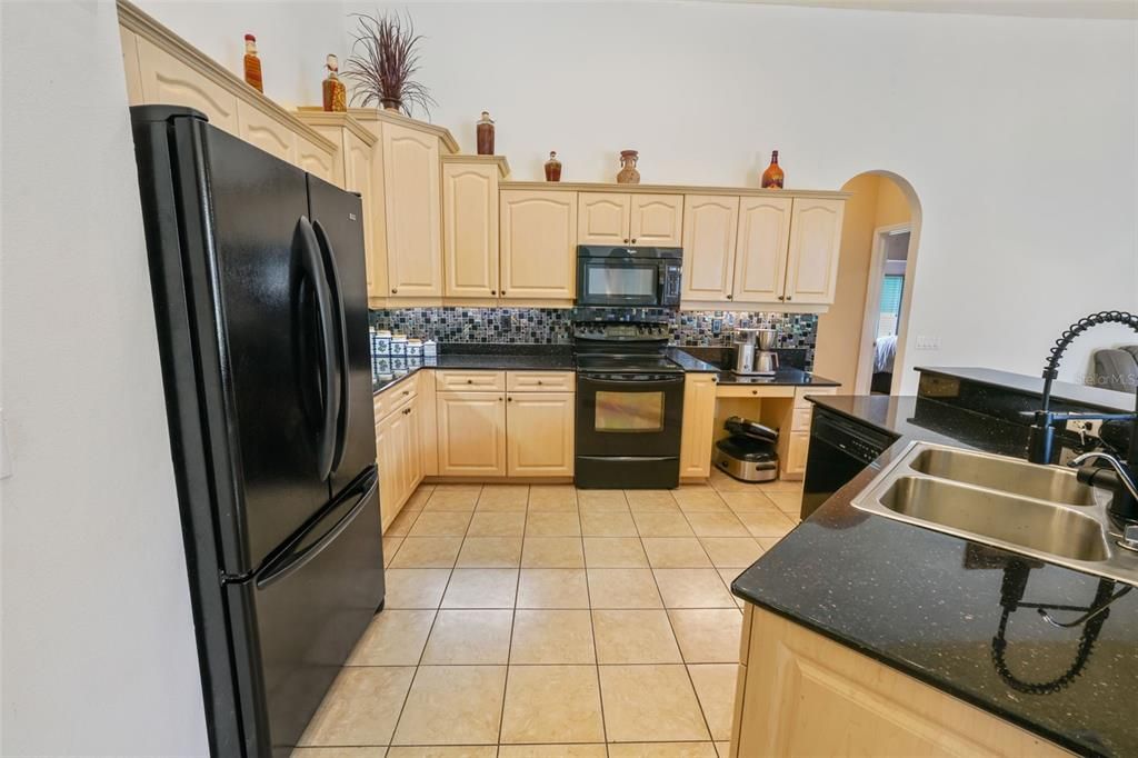 For Sale: $487,400 (4 beds, 3 baths, 2433 Square Feet)