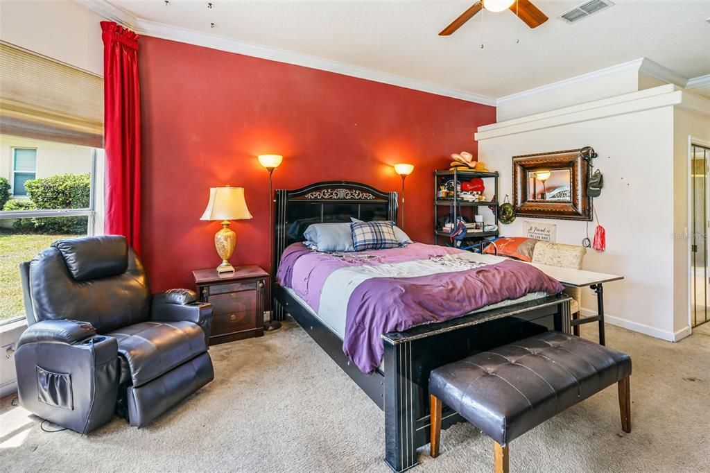 For Sale: $487,400 (4 beds, 3 baths, 2433 Square Feet)