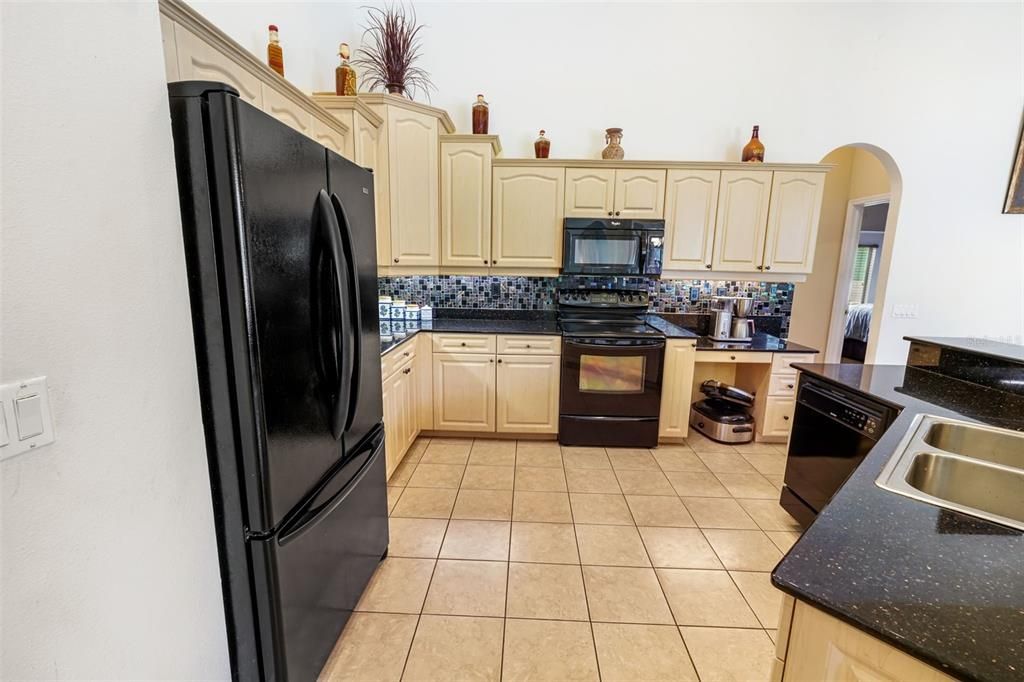 For Sale: $487,400 (4 beds, 3 baths, 2433 Square Feet)