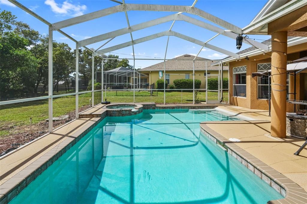 For Sale: $487,400 (4 beds, 3 baths, 2433 Square Feet)