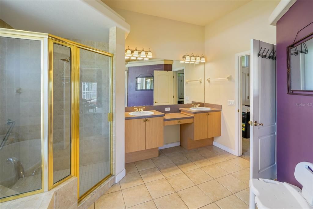 For Sale: $487,400 (4 beds, 3 baths, 2433 Square Feet)