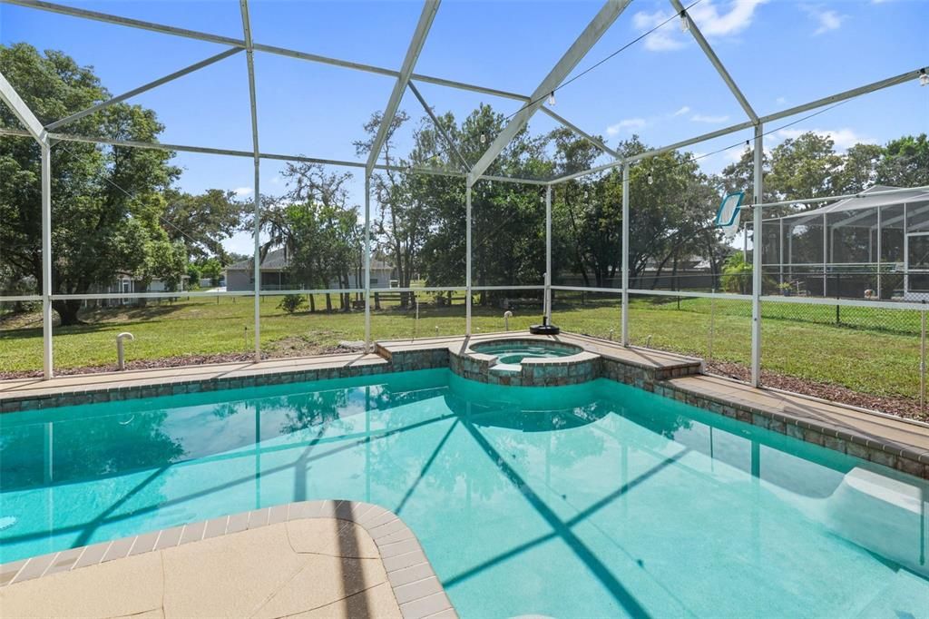 For Sale: $487,400 (4 beds, 3 baths, 2433 Square Feet)