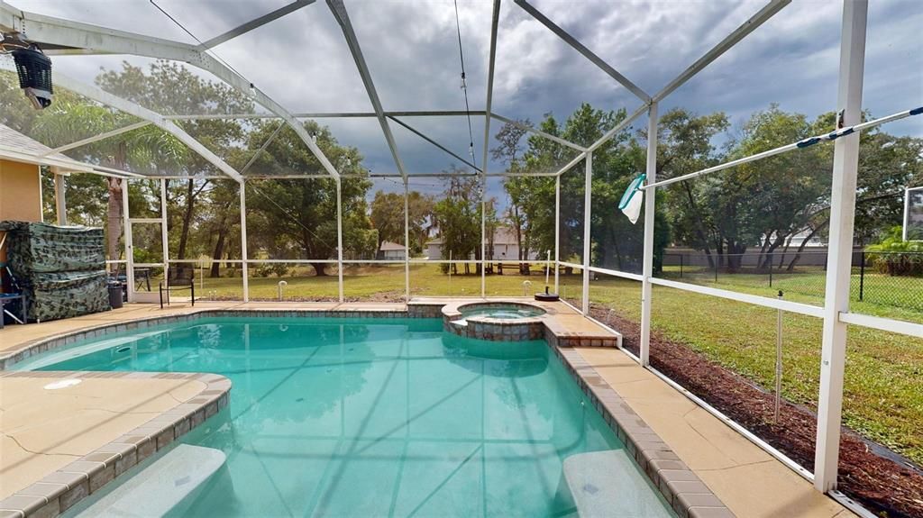 For Sale: $487,400 (4 beds, 3 baths, 2433 Square Feet)