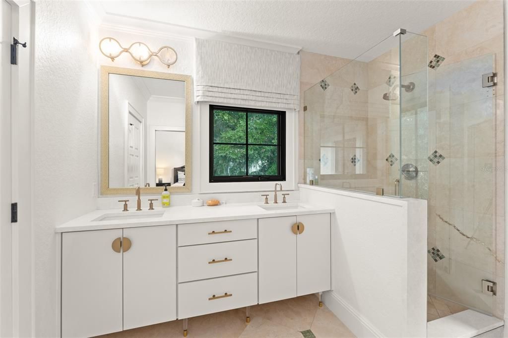 На продажу: $5,325,000 (4 спален, 5 ванн, 6424 Квадратных фут)