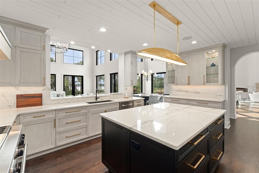 На продажу: $5,325,000 (4 спален, 5 ванн, 6424 Квадратных фут)