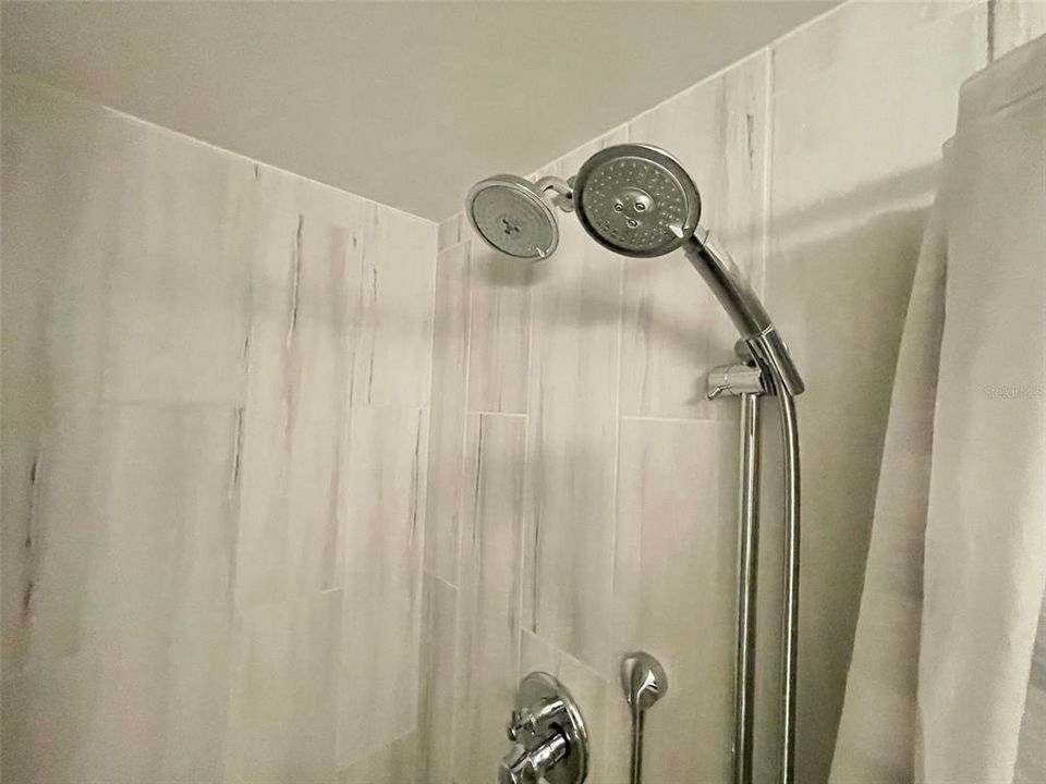 Под контрактом: $130,000 (2 спален, 2 ванн, 984 Квадратных фут)