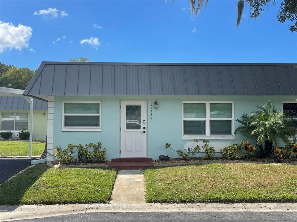 Под контрактом: $130,000 (2 спален, 2 ванн, 984 Квадратных фут)