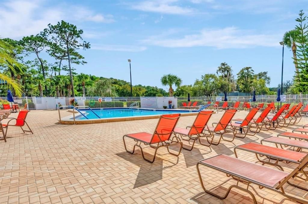 Под контрактом: $130,000 (2 спален, 2 ванн, 984 Квадратных фут)