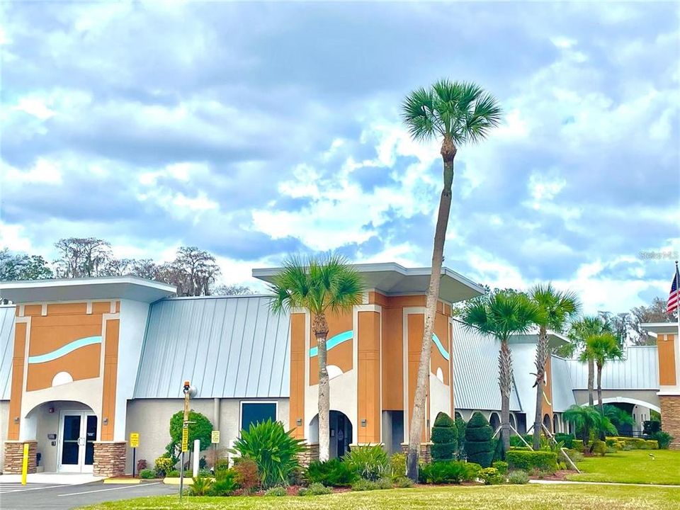 Под контрактом: $130,000 (2 спален, 2 ванн, 984 Квадратных фут)