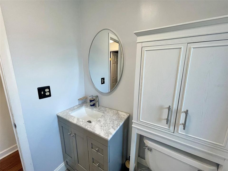 Под контрактом: $130,000 (2 спален, 2 ванн, 984 Квадратных фут)