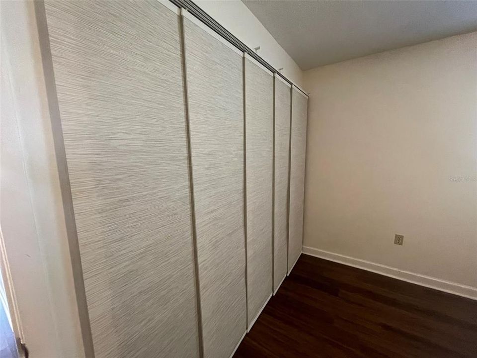 Под контрактом: $130,000 (2 спален, 2 ванн, 984 Квадратных фут)