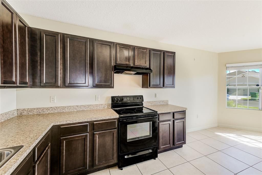 Active With Contract: $264,900 (3 beds, 2 baths, 1770 Square Feet)