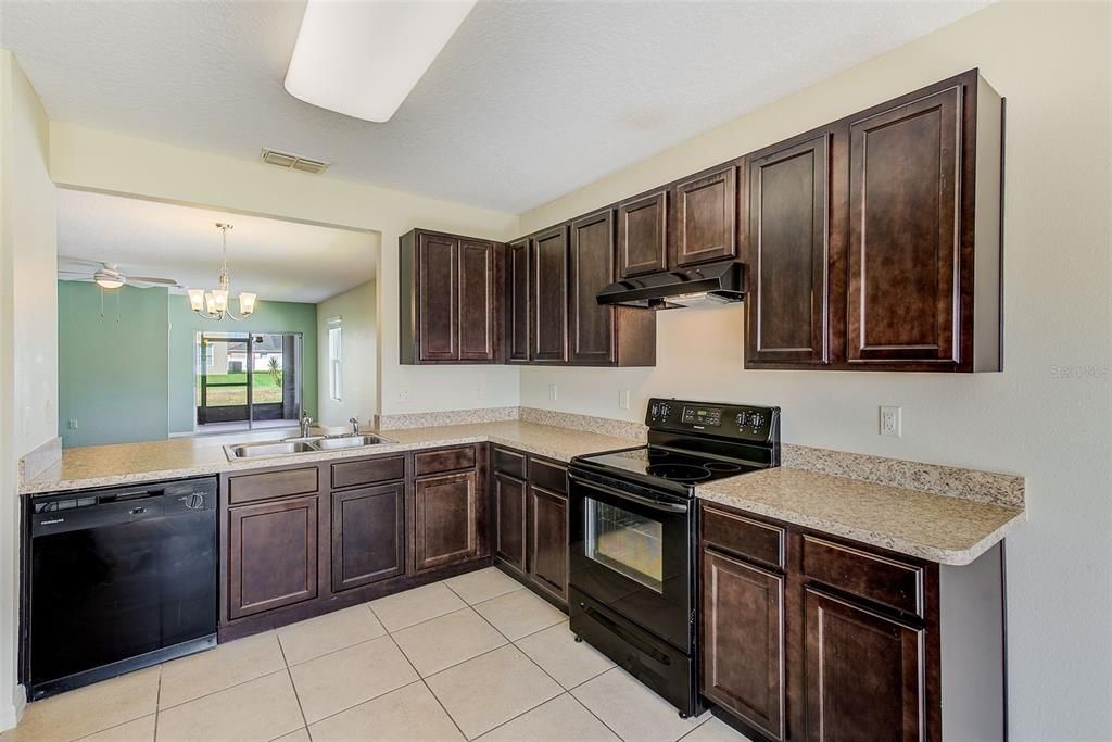 Active With Contract: $264,900 (3 beds, 2 baths, 1770 Square Feet)