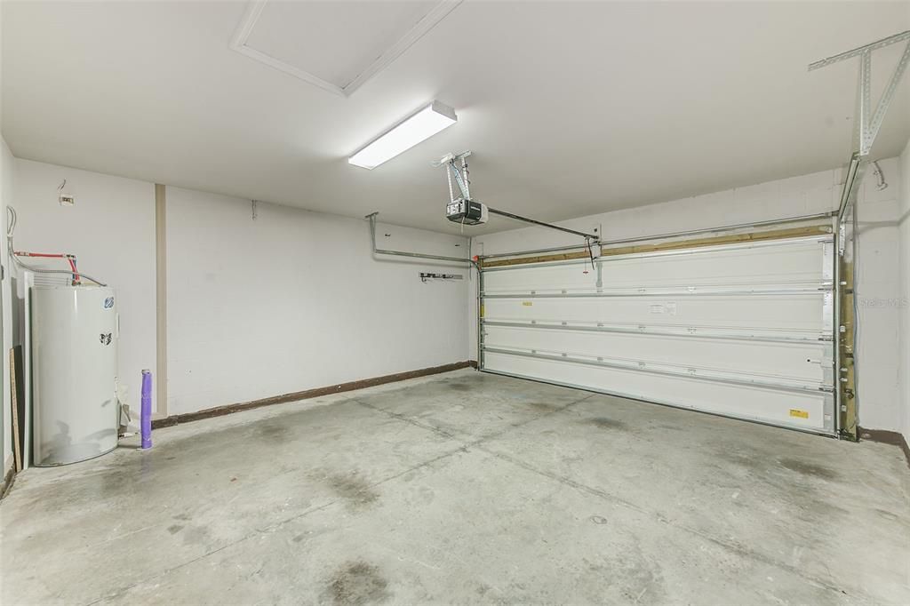 Active With Contract: $264,900 (3 beds, 2 baths, 1770 Square Feet)