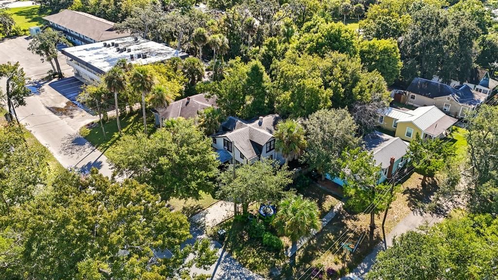 Activo con contrato: $160,000 (2 camas, 1 baños, 1624 Pies cuadrados)