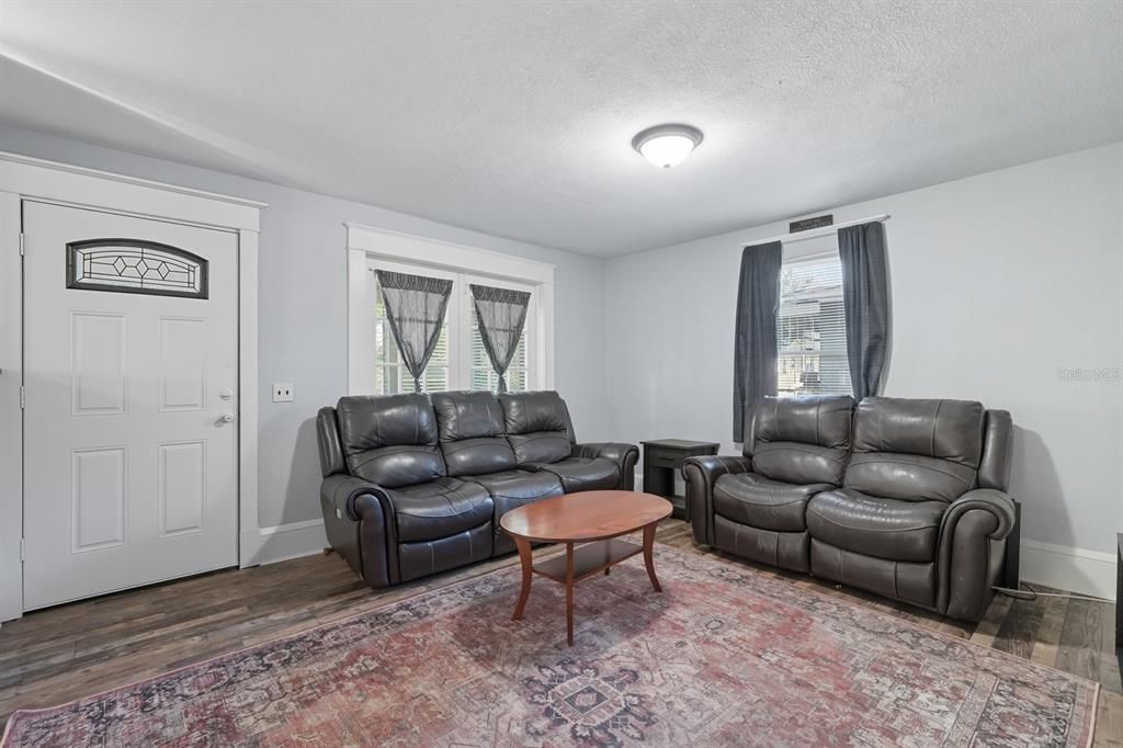 Activo con contrato: $160,000 (2 camas, 1 baños, 1624 Pies cuadrados)