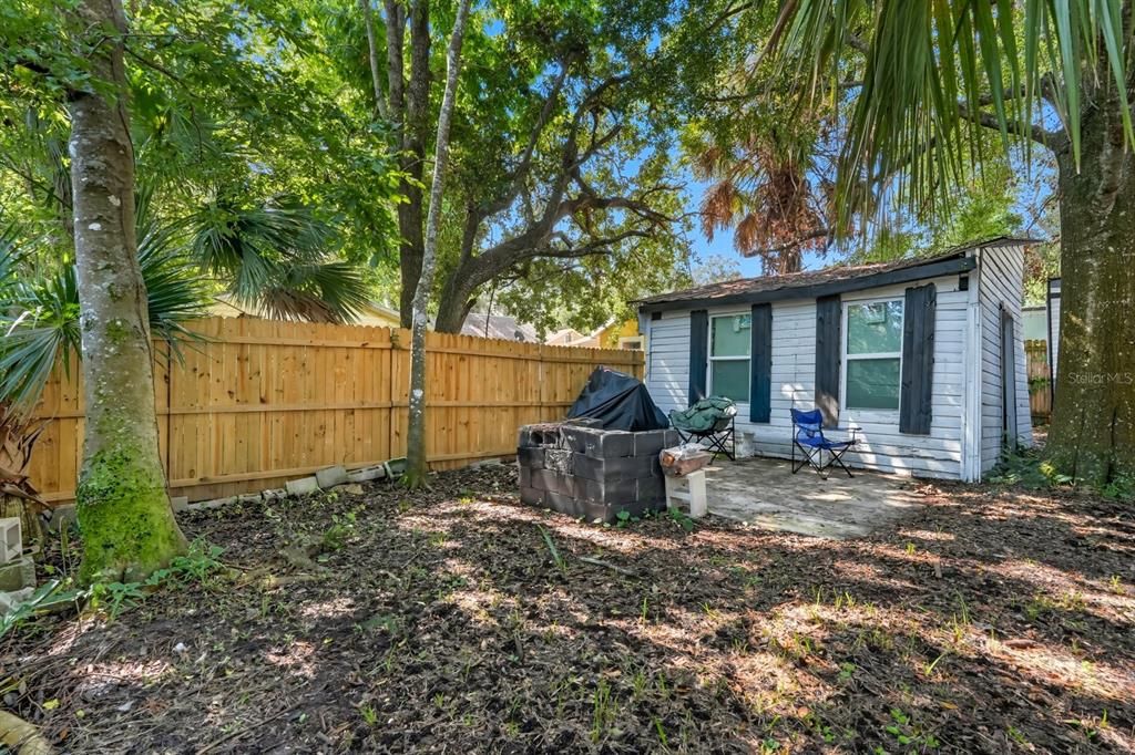 Activo con contrato: $160,000 (2 camas, 1 baños, 1624 Pies cuadrados)